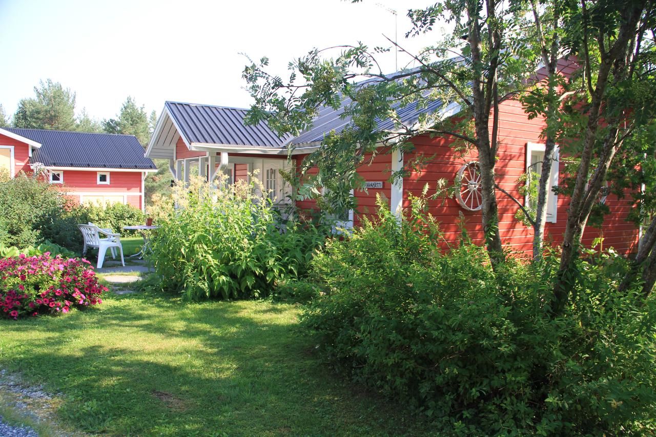 Дома для отпуска Puolukkamaan Pirtit Cottages Lampsijärvi