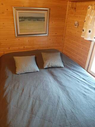 Дома для отпуска Puolukkamaan Pirtit Cottages Lampsijärvi Коттедж с 2 спальнями и общей ванной комнатой-12